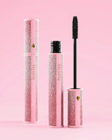 Mascara P.Louise Cry Baby con involucro glitterato su sfondo rosa